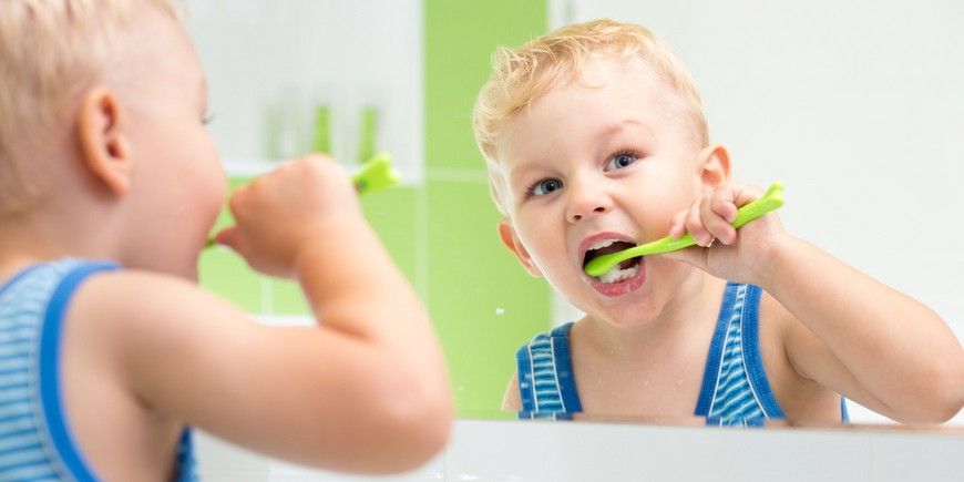 Чистим зубы с ребенком