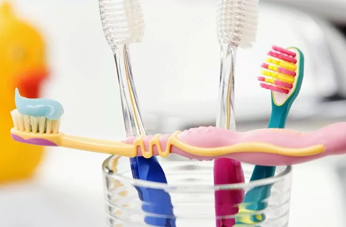 С какого возраста можно чистить зубы ребенку